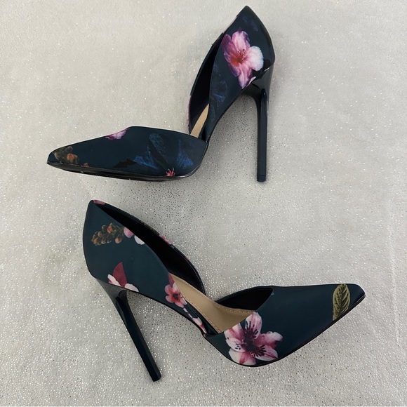 JUSTFAB Navy Floral Monika Heels - Picture 5 of 7